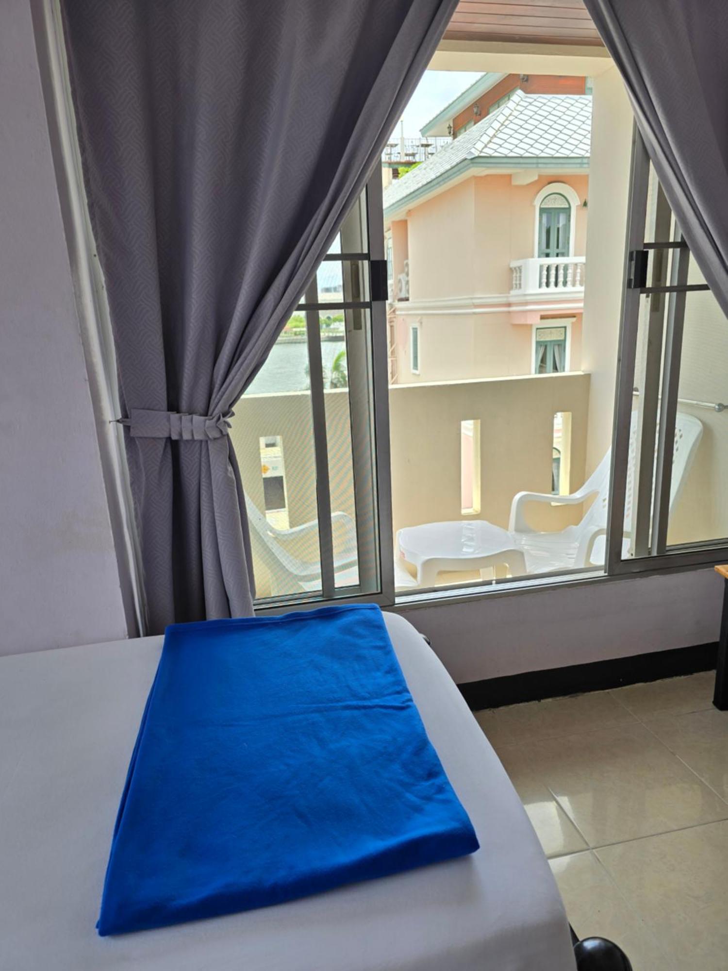 Bella Bella Riverview Бангкок Экстерьер фото